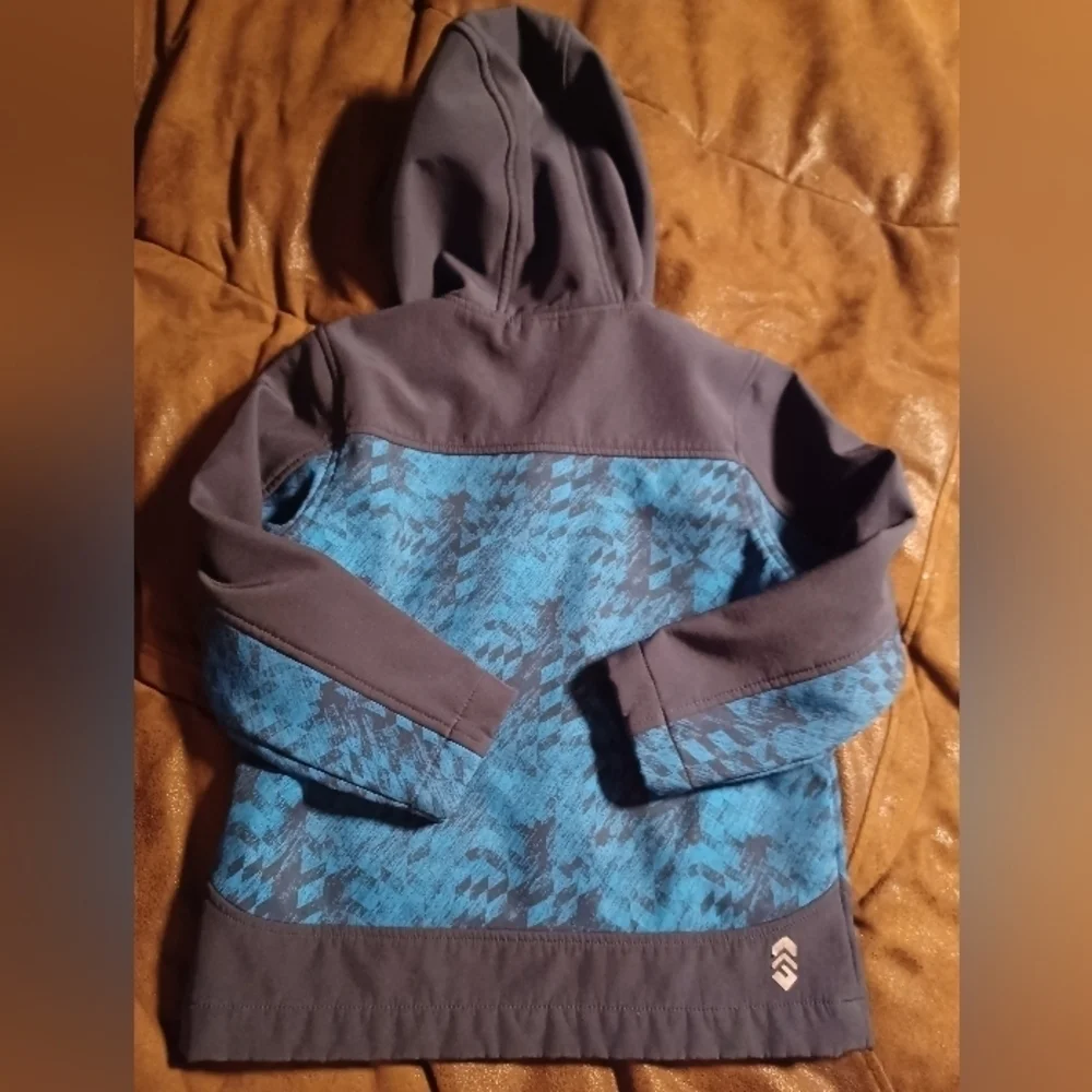 Country jacket Hoodie 5/6 black and blue, nice jacket.
